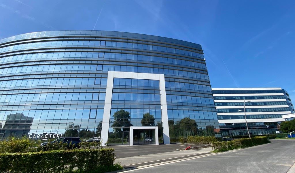 NIEUWBOUWKANTOREN MET PARKING NABIJ E40 - foto 5