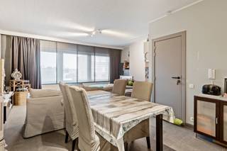 Dit appartement vind je terug in het centrum van Merksem, een plek waar alle benodigdheden en voorzieningen samenkomen. Werkelijk alles bevindt...