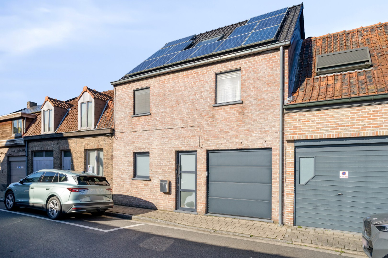 Instapklare woning met 5 slaapkamers garage en tuin! - foto 2