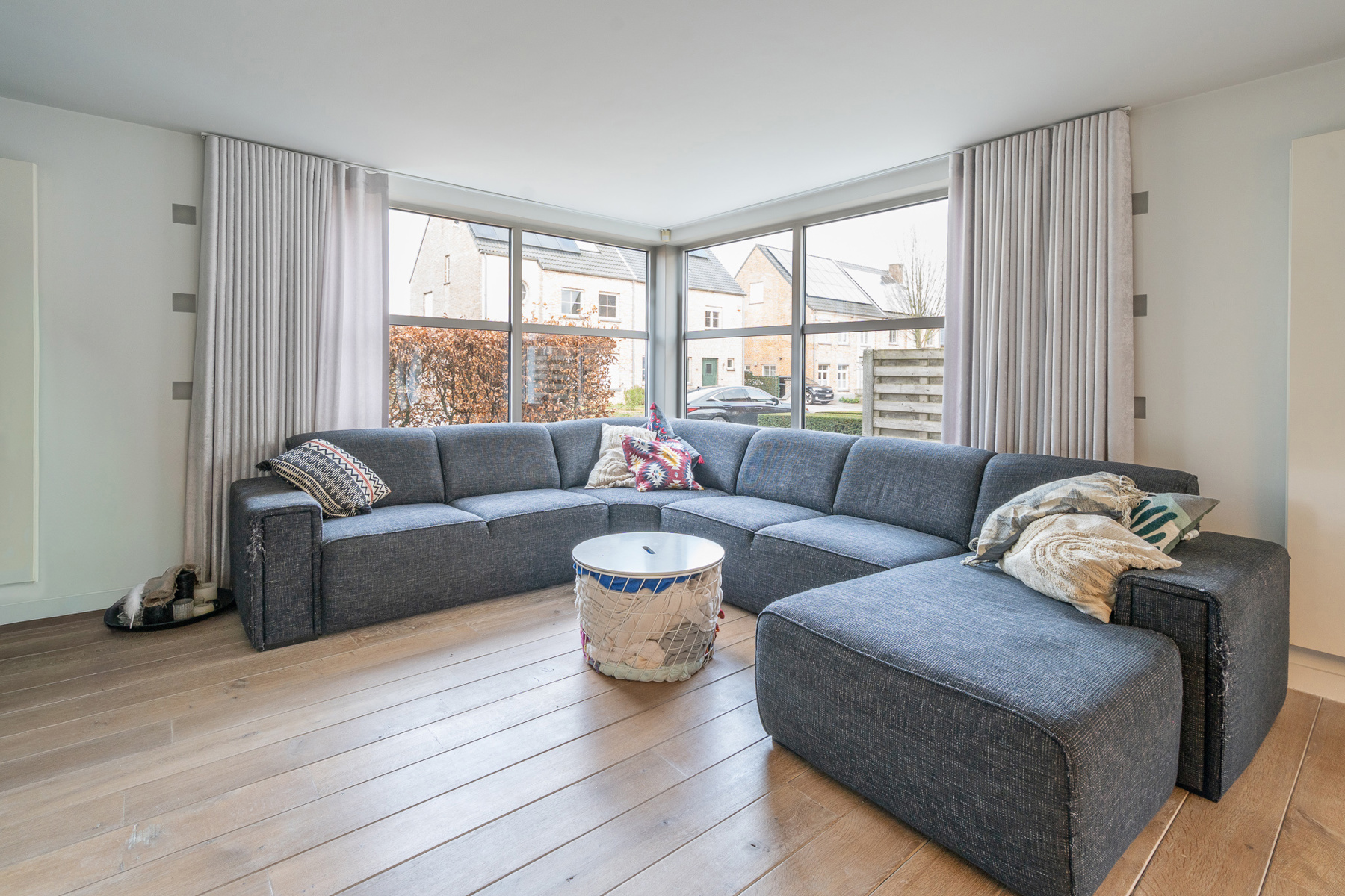 MODERNE HALF OPEN BEBOUWING MET ZWEMBAD - foto 4