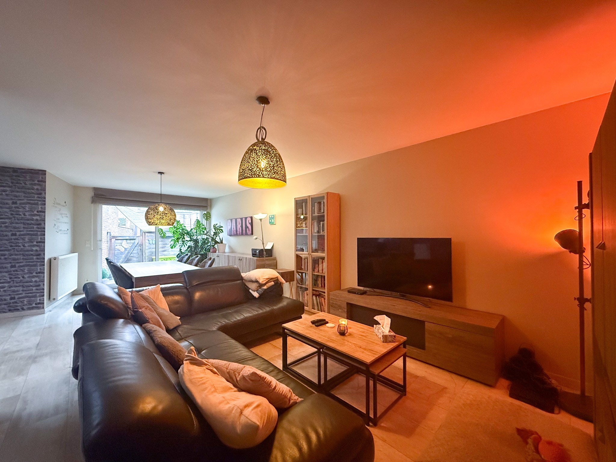 Lichtrijk appartement in centrum Beveren met twee slaapkamers, koertje en garage - foto 4