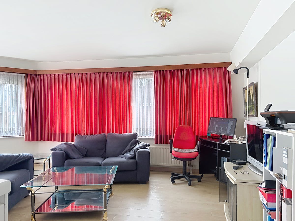 Ruim en lichtrijk appartement te huur in hartje Waregem! - foto 4