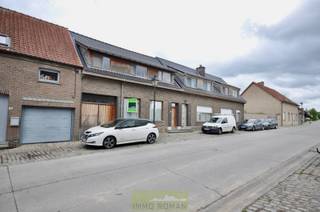 Gezellige instapklare woning met tuin te Zulzeke. Deze volledig gerenoveerde woning beschikt over alle comfort en is smaakvol met...