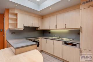 KORTE INLEIDINGOp 3 min. van de Grote Markt van Lier vindt u deze charmante starterswoning vlakbij een grote publieke parkeerplaats. De woning...