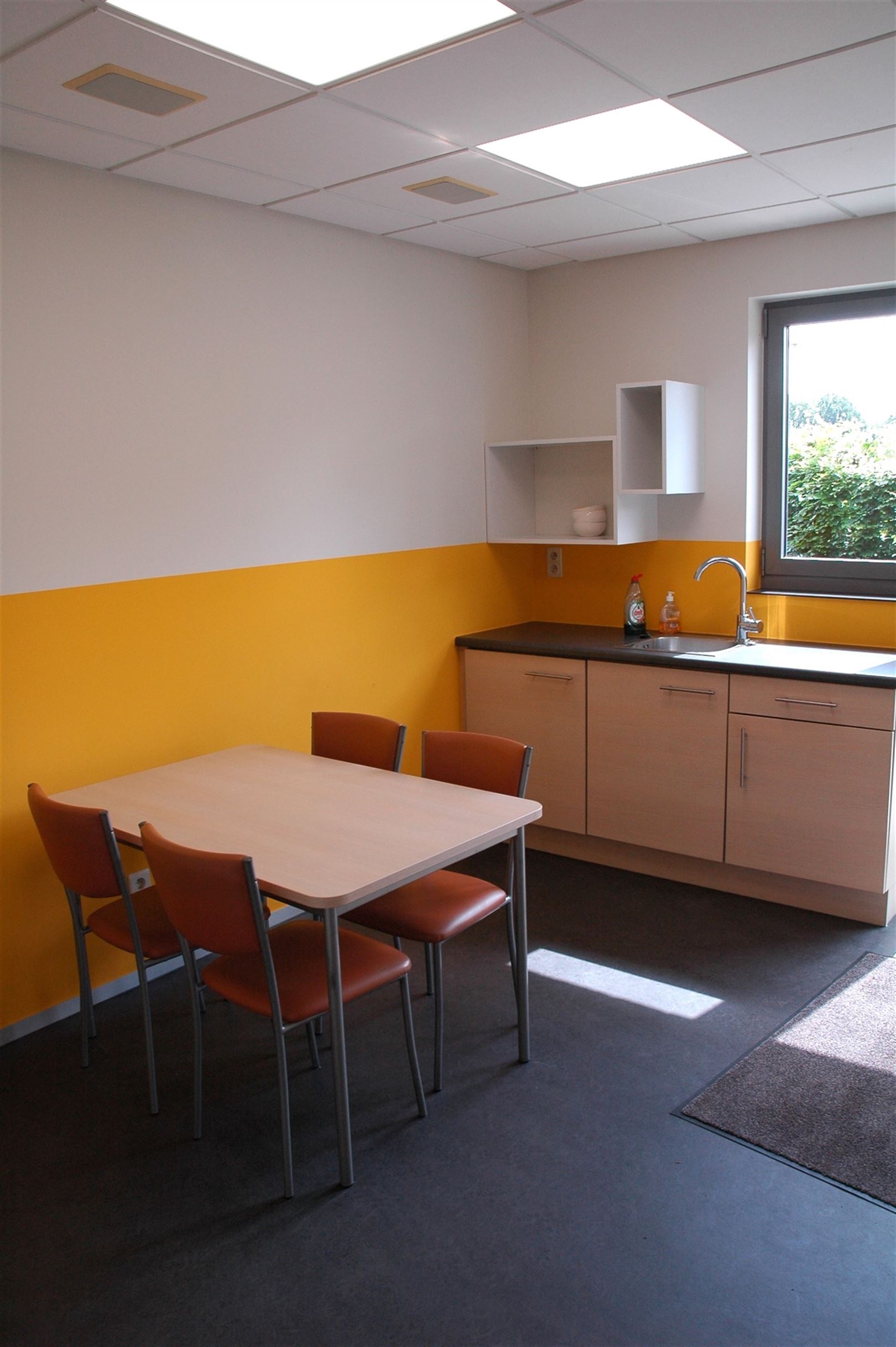 Commercial for rent in Borsbeek - photo 5