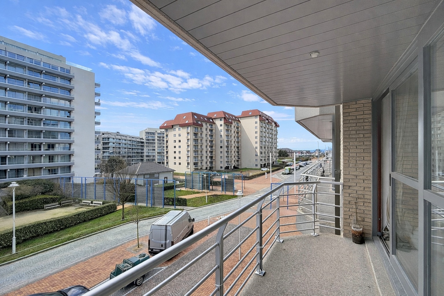 Ruim drieslaapkamer appartement  met zuidgericht terras met centrale ligging te Nieuwpoort-Bad - foto 3