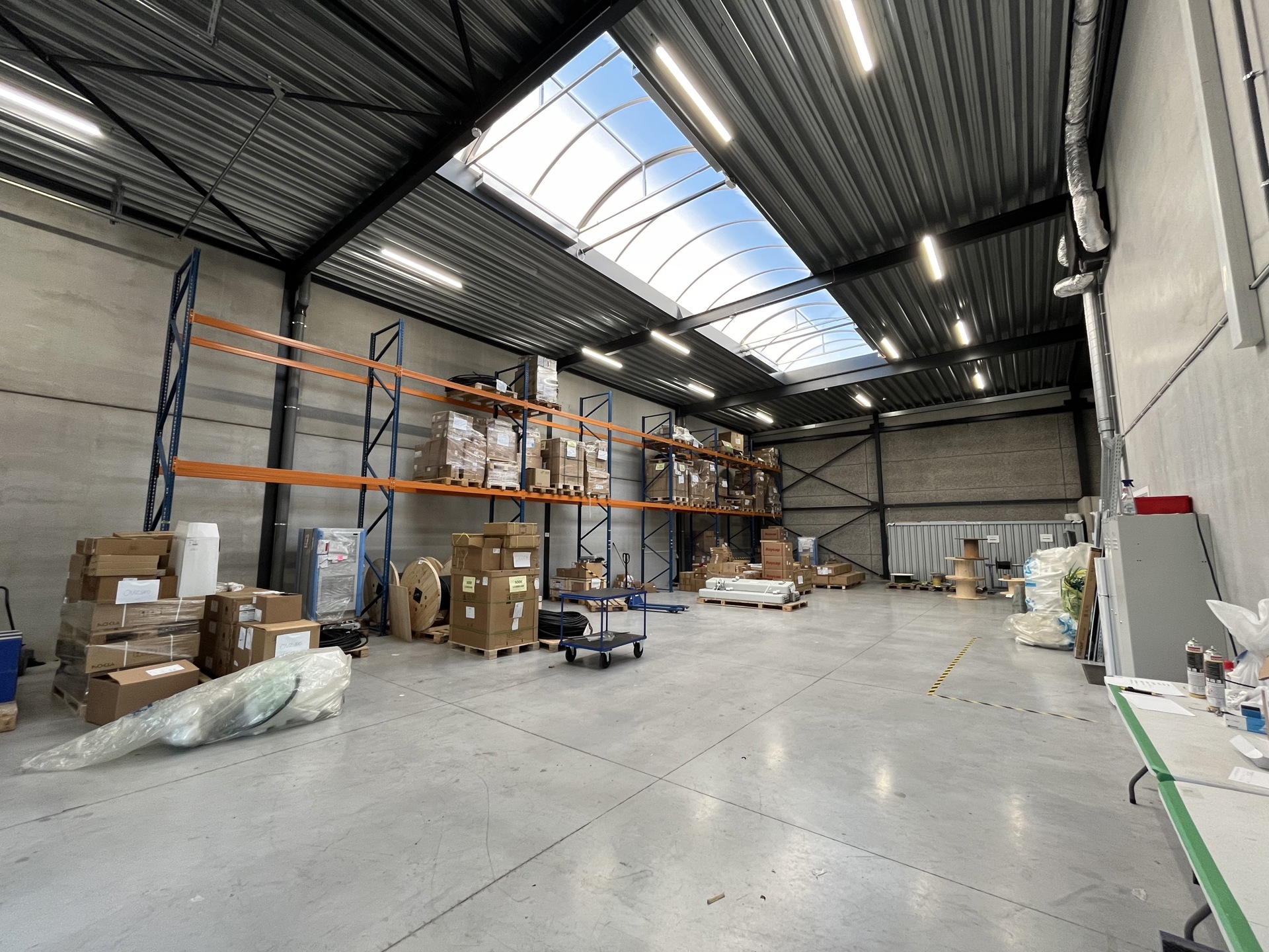 Commercial for rent in Boom - photo 4