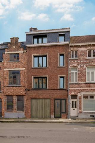 Deze prachtige gerenoveerde studentenkamers bevinden zich in het centrum van Heverlee. Het betreft een kleinschalige residentie met 6 luxueuze...