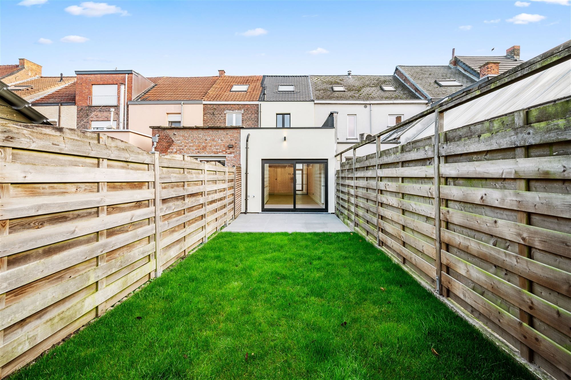 Vernieuwde woning met 2 ruime kamers en tuin - foto 2
