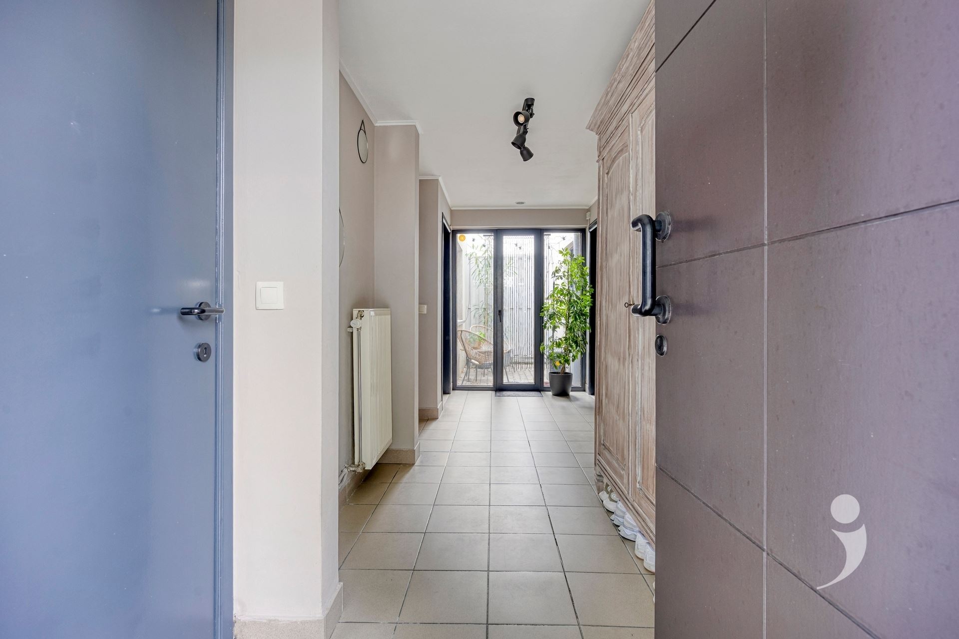 Ruim gelijkvloers appartement met 2 slaapkamers, binnenkoer en aparte inkom in Hombeek - foto 5
