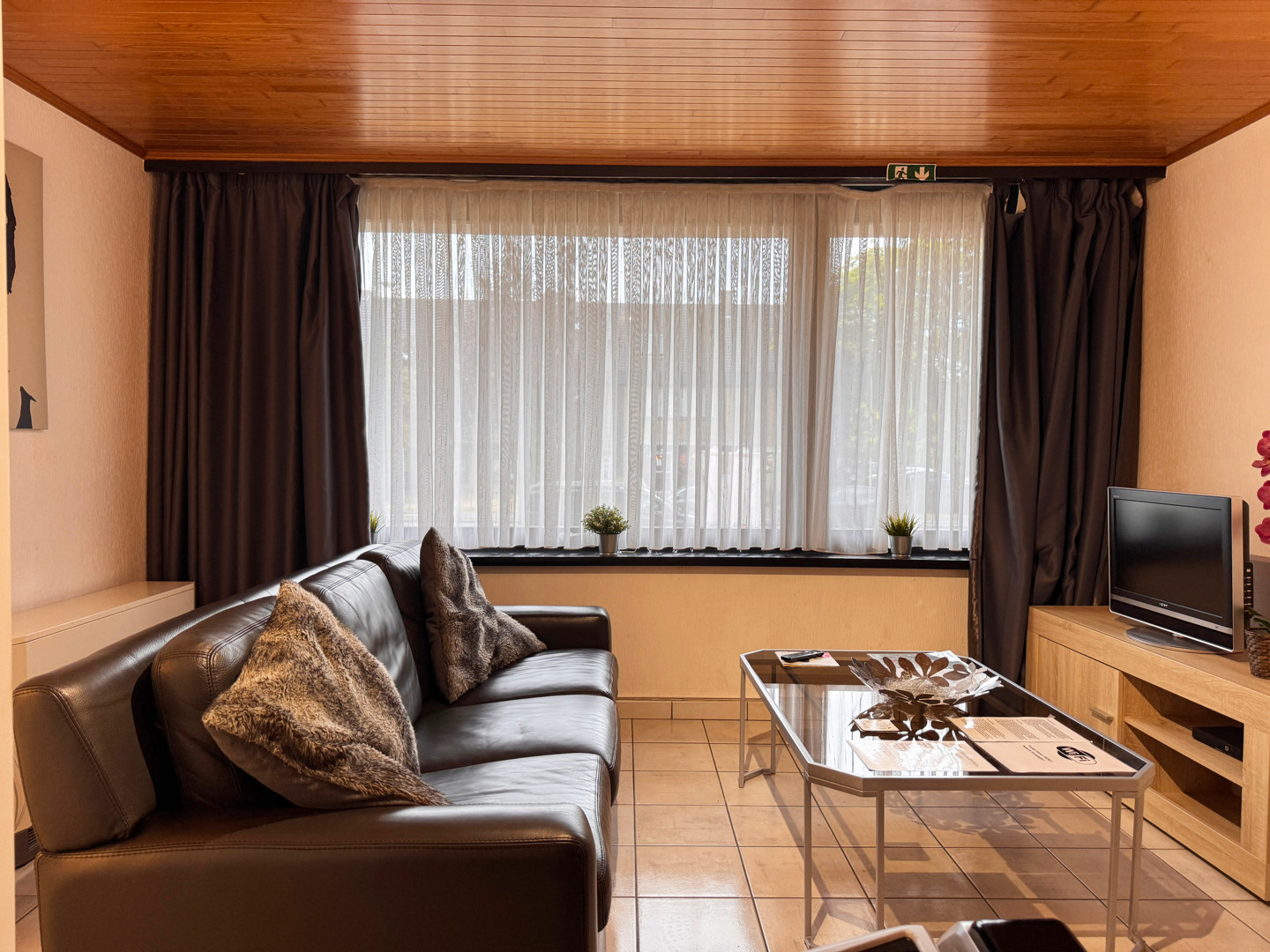Ruim appartement met 3 slpkmrs, tuin en autostaanplaats te koop op goede ligging in Merelbeke. - foto 4