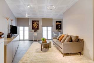 Deze bemeubelde studio is gelegen in het centrum van Lichtaart op wandelafstand van winkels, scholen, openbaar vervoer, horeca...<br /><br />De studio is gelegen op het gelijkvloers en is voorzien van alle comfort voorzien in een eigentijds interieur. Deze bestaat uit een volledig uitgeruste keuken, leefruimte, slaapkamer en badkamer.<br /><br />Mogelijkheid om een autostaanplaats in de kelder bij te huren voor €50/maand.<br /><br />Huurprijs: €800/maand | geen gemeenschappelijke kosten | beschikbaarheid: 01/01/2026 | EPC: 144 kWh/m² (label B) | volledig gemeubeld