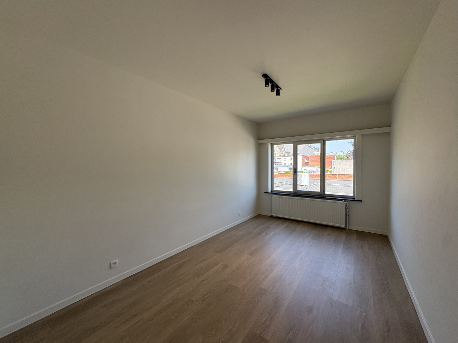Stijlvol gerenoveerd appartement met 2 slaapkamers in hartje Geel - foto 5