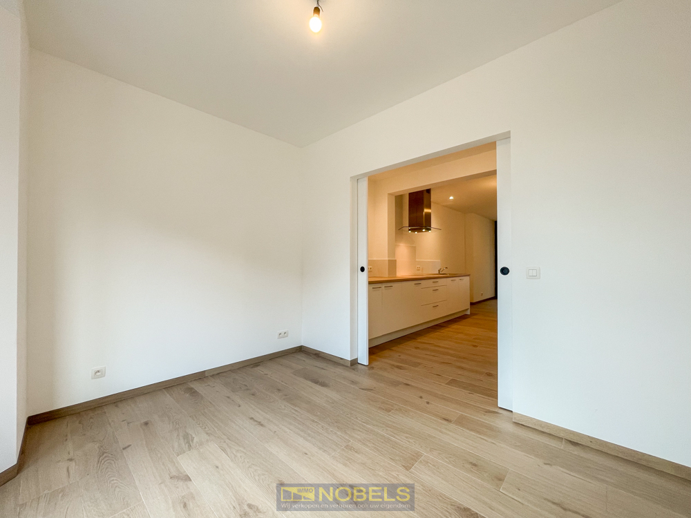 Te huur, prachtig gerenoveerde woning met 4 slaapkamers te Oudenaarde - photo 4
