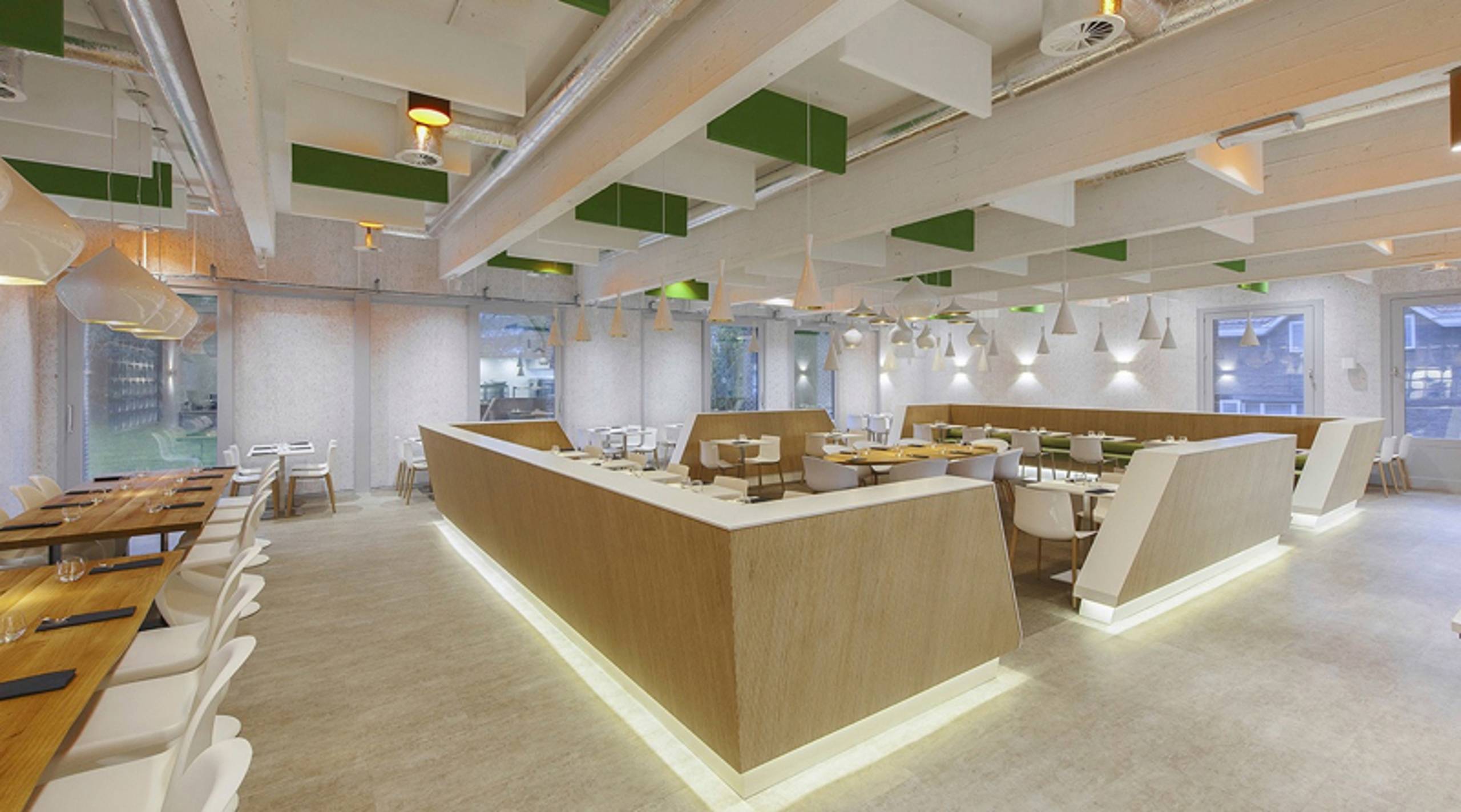 Volledig gemoderniseerd kantoorgebouw - foto 4