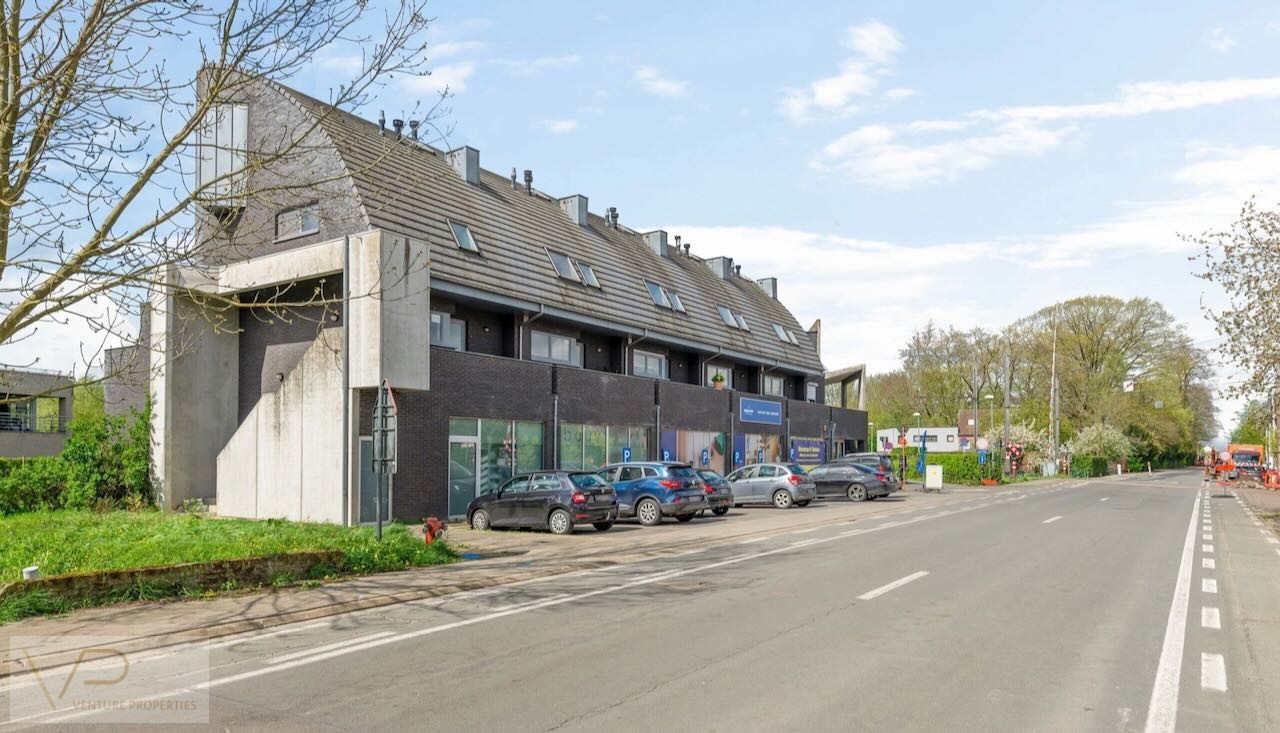 Uniek handelspand in het centrum van Puurs-Sint-Amands - foto 1