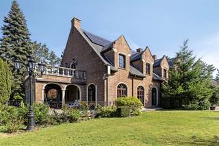 LUXUEUZE VILLA MET ONGEZIENE RUIMTE EN COMFORT EEN UNIEKE PAREL IN EINDHOUTStap binnen in deze uitzonderlijke villa met een bewoonbare oppervlakte...