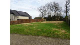 Een gunstig gelegen bouwgrond voor open bebouwing nabij het centrum van Oostmalle met een totale oppervlakte van 771 m2.Het perceel is gelegen in...