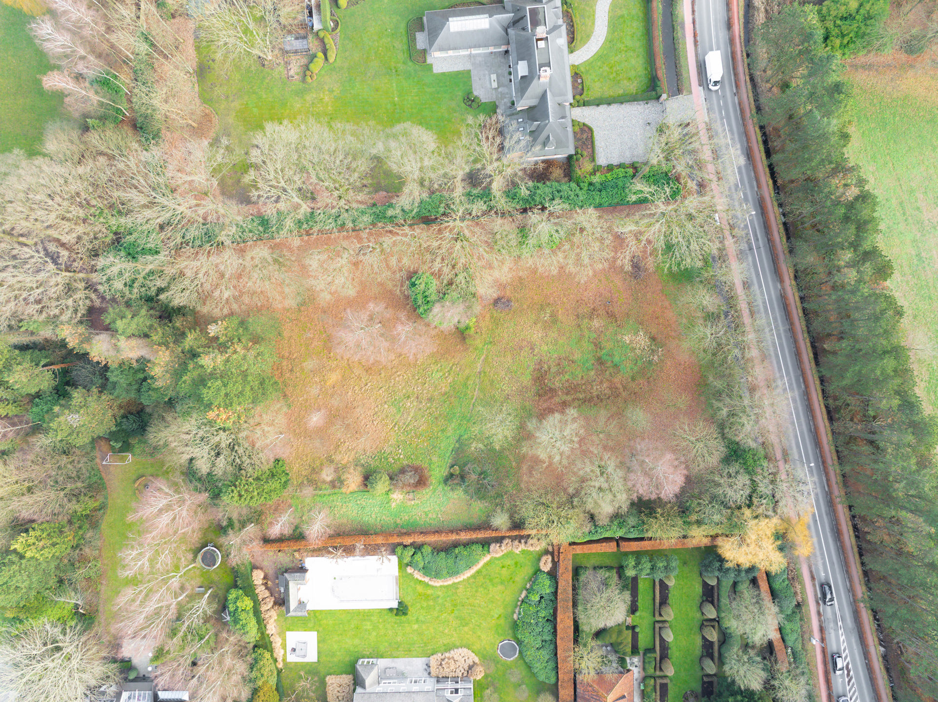 Centraal gelegen villagrond van 3.010 m2  - foto 5