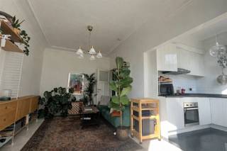 SEND US YOUR CLEE PROFILE VIA OUR WEBSITE WWW.ABRICASA.BE Nice flat with 1 bedroom near Zurenborg!Cosy and charming flat consisting of a living room on a beautiful wooden floor and open kitchen with dishwasher, oven, gas cooker and fridge with freezer.Through the hall you reach the bedroom, the bathroom with shower and the separate toilet. In the storage room, there is also a connection for the washing machine and dryer. The flat is also very centrally located. If you cross the street, you are immediately in the Zurenborg district. - NOT FURNISHED - EPC: 208 kWh/m² UC: 20201119-0002340904-RES-3- Monthly costs: 55,- euro include: maintenance and consumption of common parts + lift (water, gas and electricity = own meter) - Rental guarantee: 2.280,- euro (3 months rent) - Available: Date 1/04/2026- Type of contract: Limited duration (1 year), renewable afterwards- Address: Van den Nestlei Van den Nestlei 19 - 2018 ANTWERPAbricasa stands for a personal and active real estate guidance from A to Z! Get to know us!