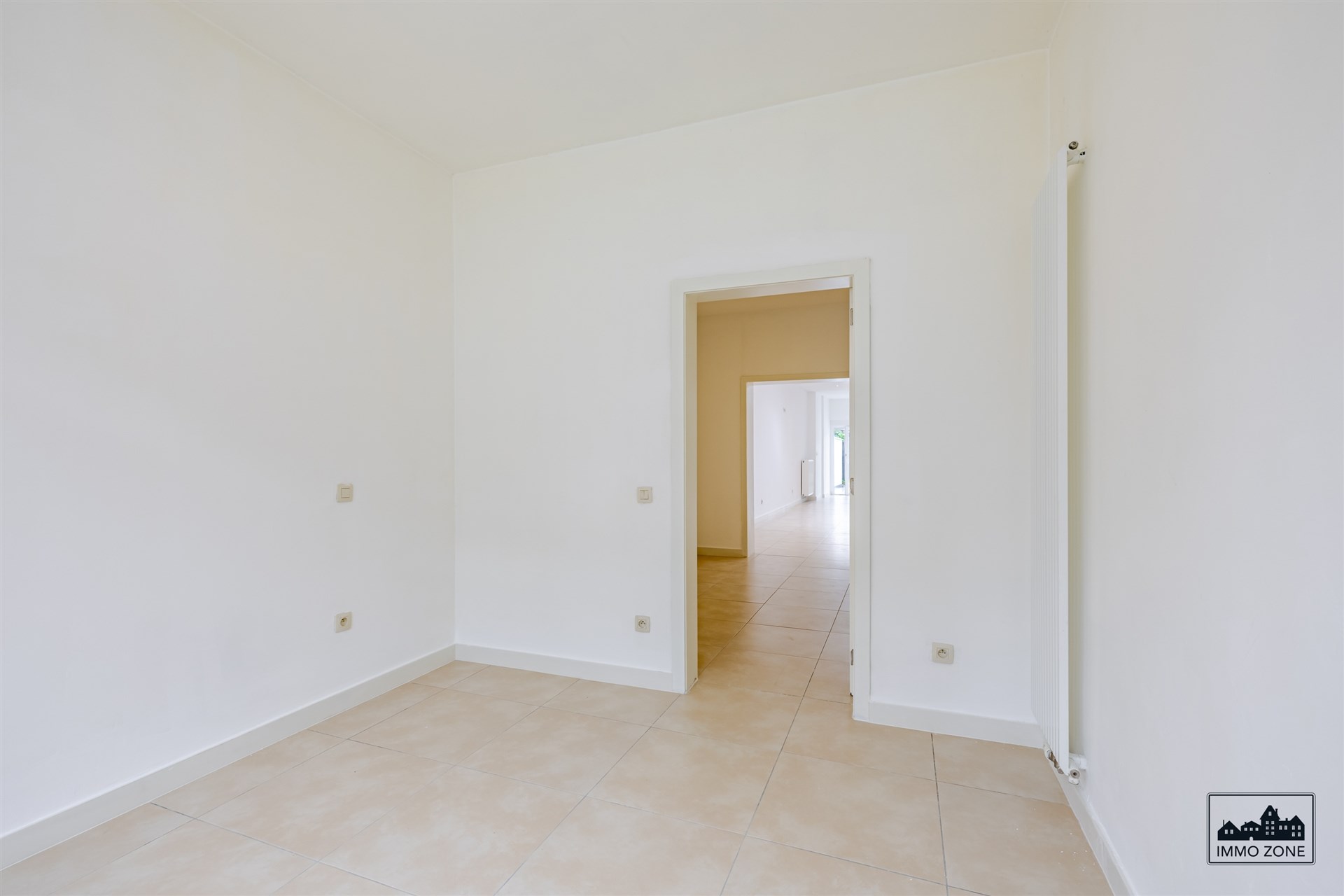 Gerenoveerde 4 slaapkamer woning - foto 4
