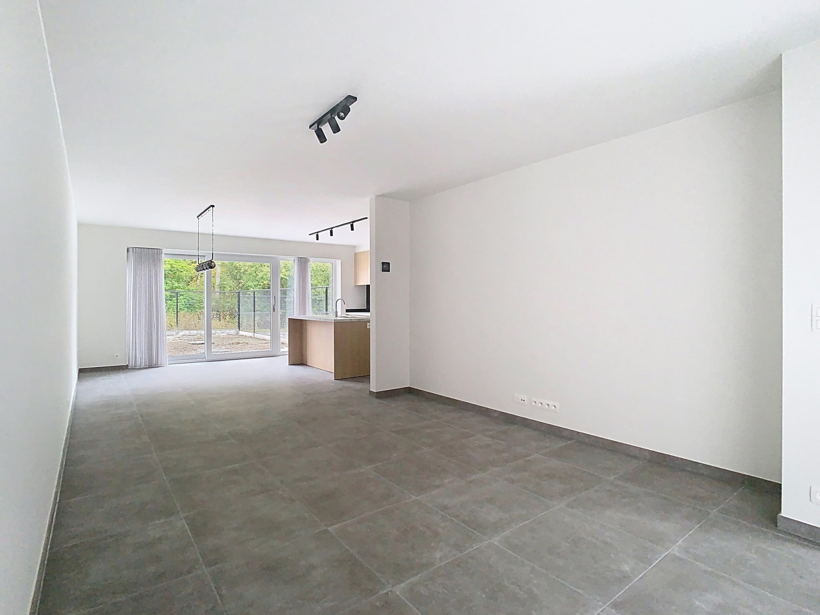 Moderne Nieuwbouwwoning (GB) met 3 SLPK, Tuin én Carport! - foto 2