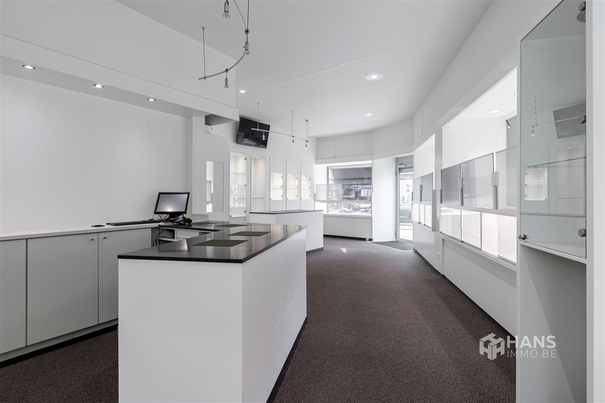 Te renoveren handelshuis (319 m²) in Merksem. - foto 4