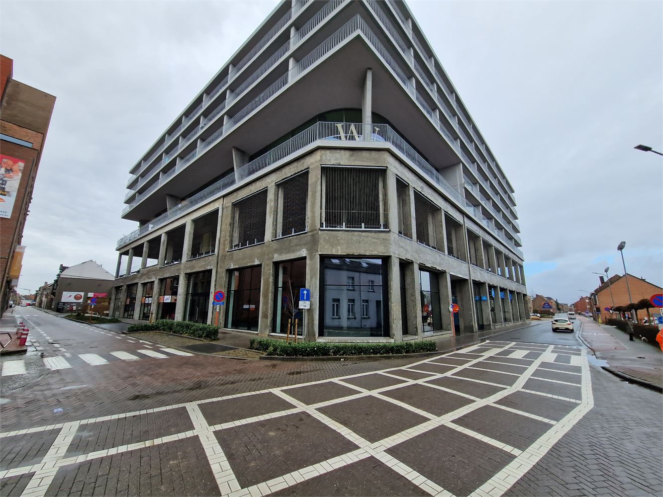 RECENTE COMMERCIËLE UNITS NABIJ ALBERT HEIJN - foto 1