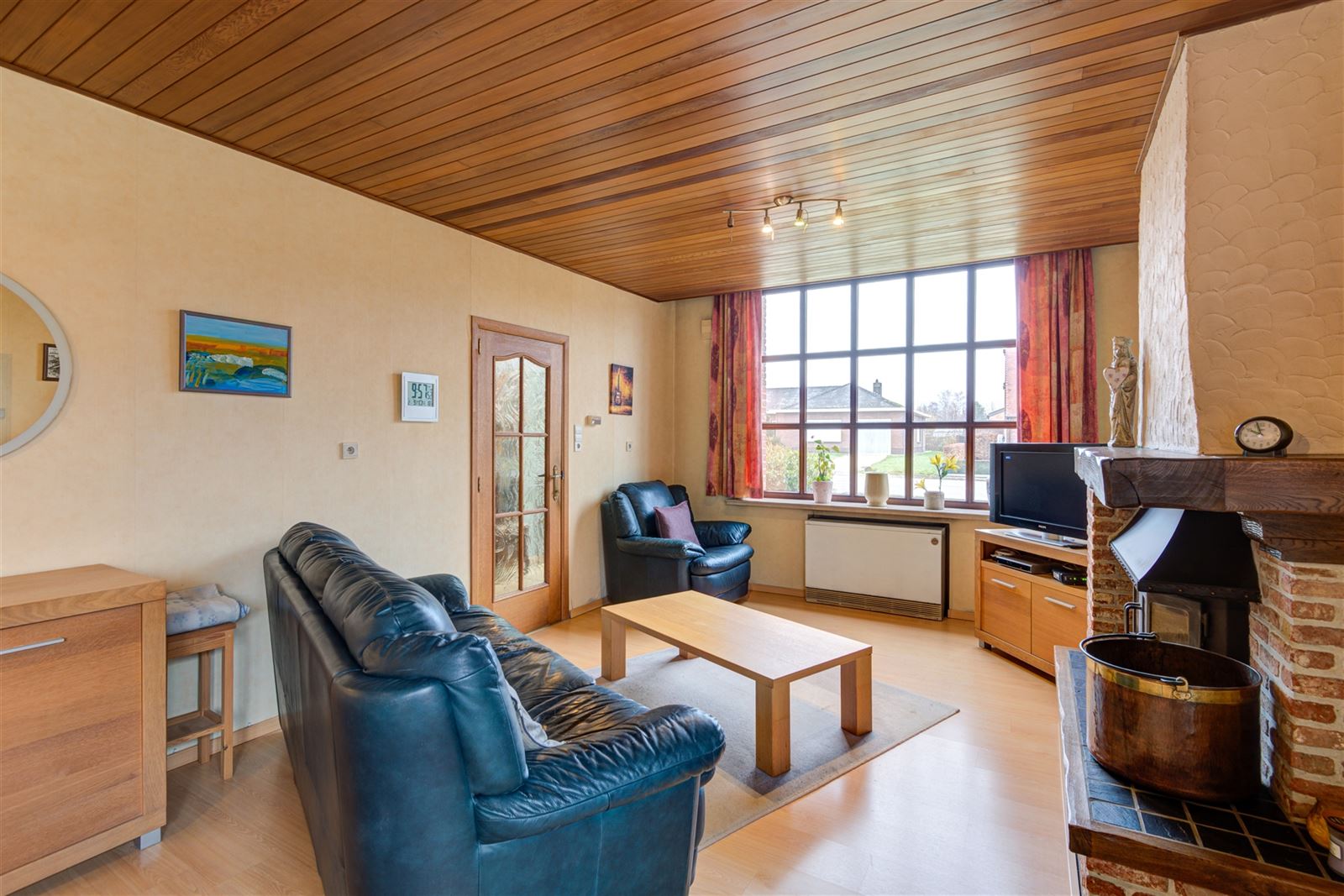 Ruime halfopen bebouwing met veel potentieel - foto 3