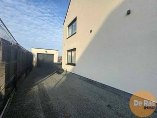 SCHELLEBELLE - Gerenoveerde HOB met garageInschrijven voor het geplande bezoekmoment kan via de website => www.immoderas.be/afspraak-instructiesHet...