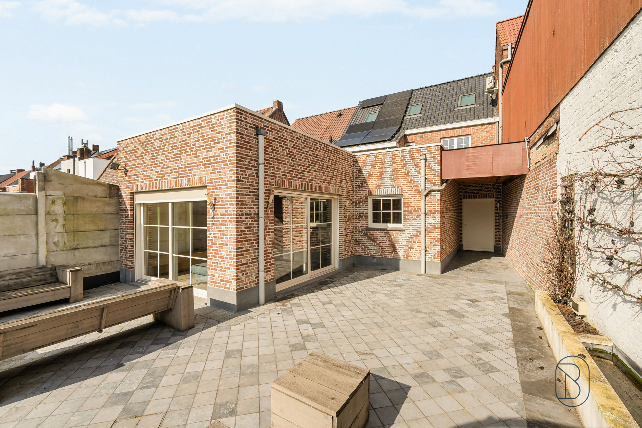 Instapklare woning met zwembad in het centrum van Deerlijk! - foto 4