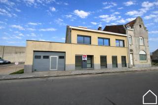 Uitzonderlijk eigendom te Elverdinge (Ieper) – Opp. 555 m²Bekijk zeker de vastgoedvideo via deze link: https://youtube.com/shorts/Q4OAZCsc83QIn het...