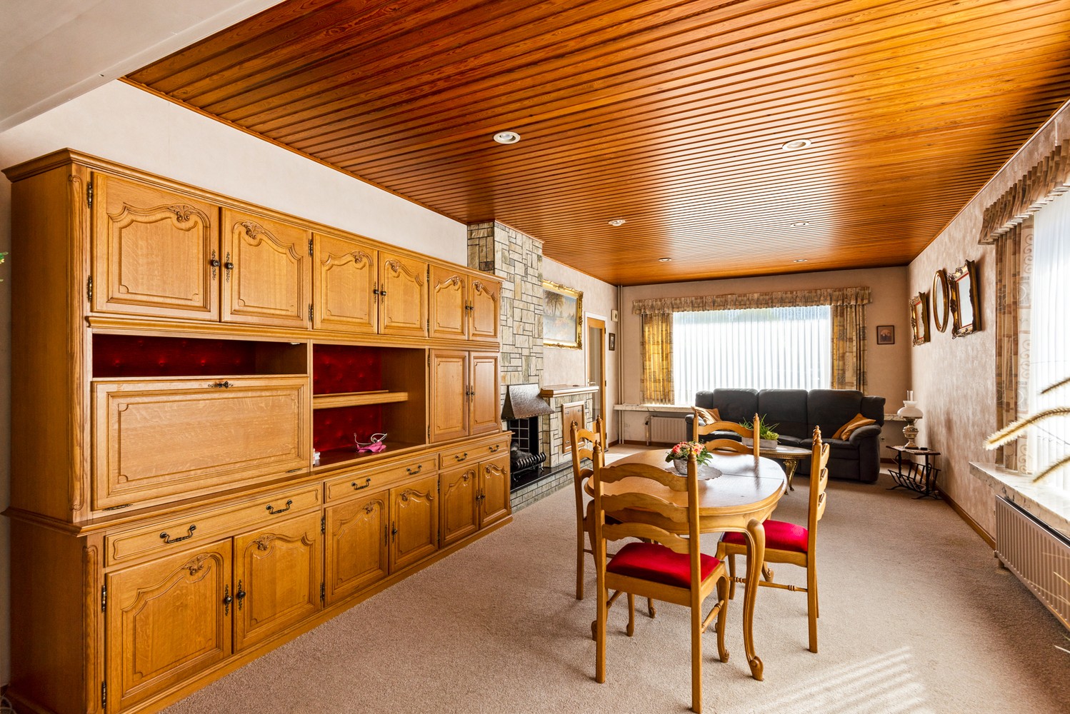 Ruime te renoveren woning met achterliggend weiland (4042m²) te Oelegem! - foto 5