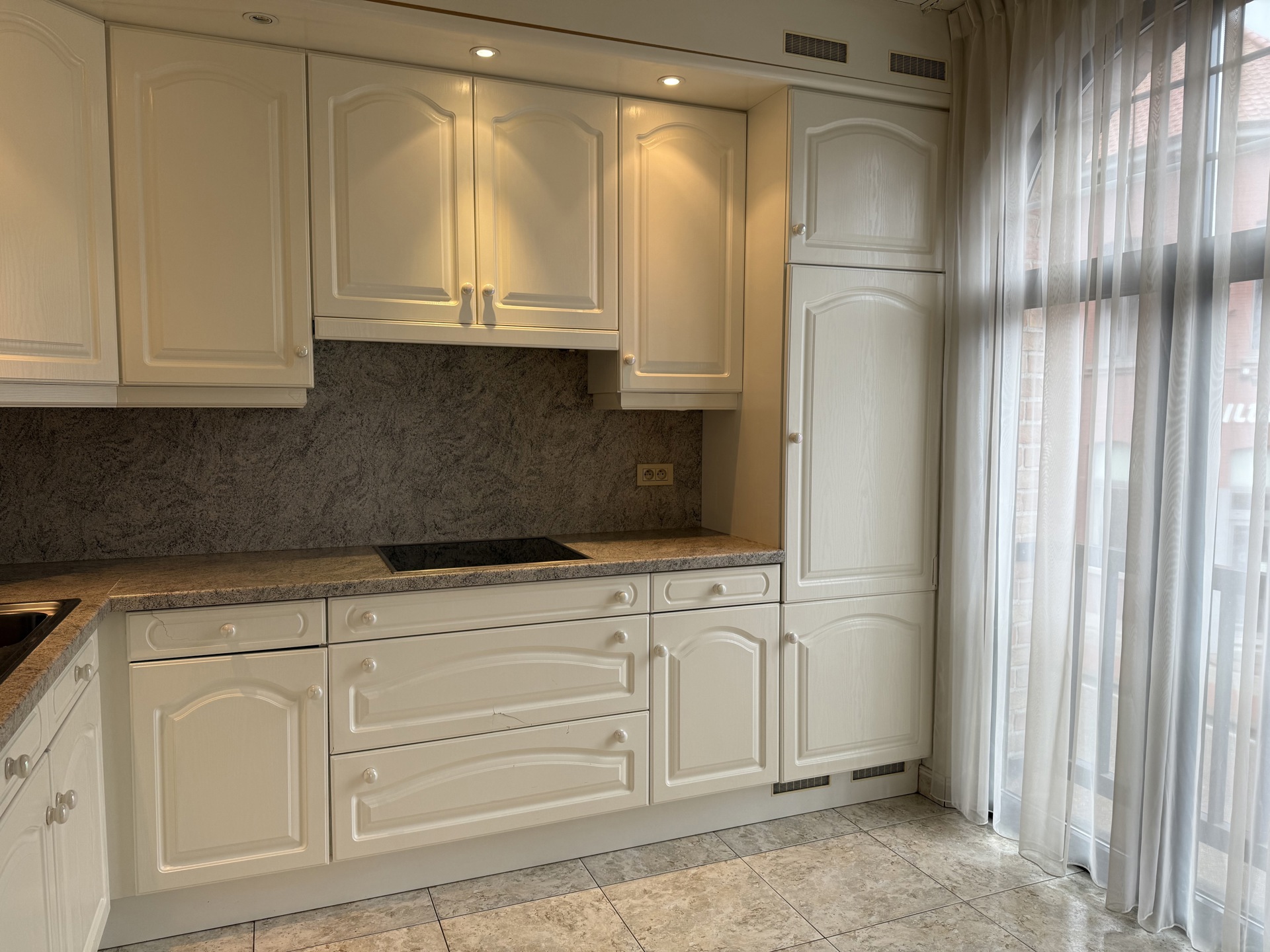 Ruim appartement met 3 slpk. + garage op de Markt in Retie - foto 5