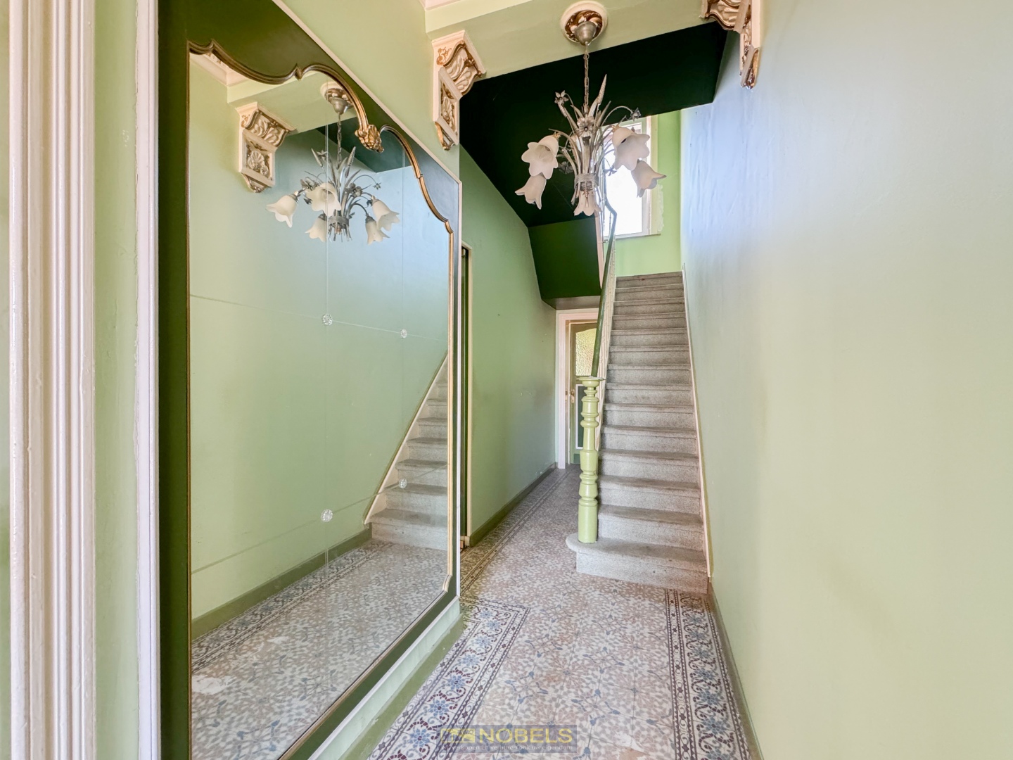 Te koop, te renoveren gezinswoning met stadstuin te Ronse! - photo 4