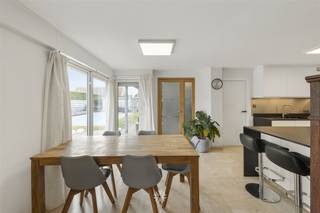 Merelbeke- Exceptionnelle villa dans quartier résidentiel calme avec beau jardin et nombreuses possibilités Les atouts en bref :  * Villa spacieuse...