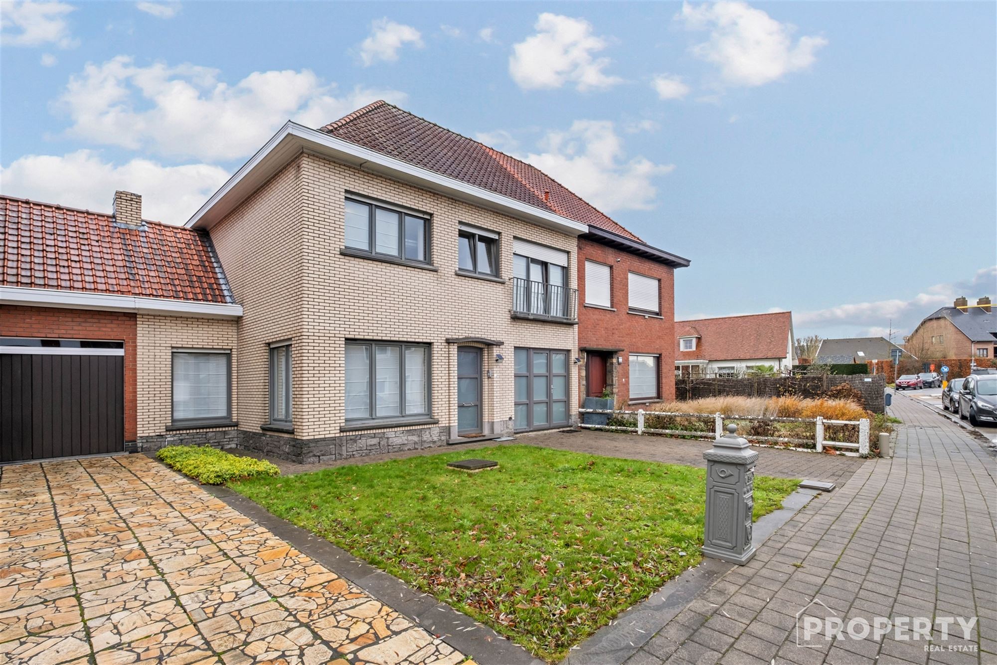 Ruime gezinswoning met 4 slaapkamers &amp; veel potentieel! - foto 2