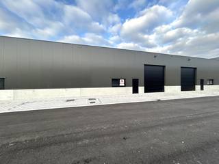 Op zoek naar een strategisch gelegen locatie voor jouw onderneming? In een dynamische en groeiende KMO-zone in Tielt zijn instapklare...