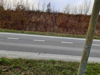 Te Koop : Loonbeek ( Huldenberg ) Sint-Jansbergsesteenweg 54 ;bouwgrond ( Landelijke woonzone )afmeting +-14,3 m breed op +-131 m diep ; opp +- 1870...