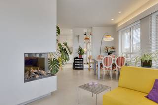 Dit unieke penthouse van ca. 100 m² te koop in de Ommeganckstraat in Antwerpen biedt een ongezien uitzicht op het Centraal station en de Zoo...