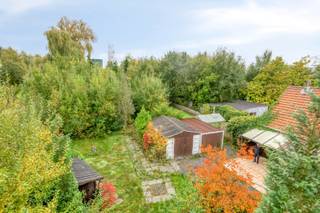 Deze woning is rustig én centraal gelegen in Balen-Wezel en geniet van een vlotte verbinding naar lokale winkels, omliggende gehuchten en...