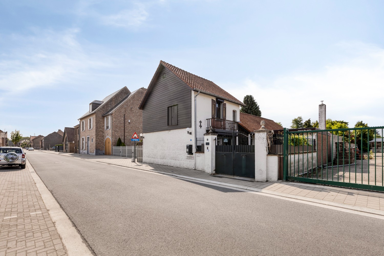 Karaktervolle woning op ruim perceel in Neerharen/Lanaken - foto 2