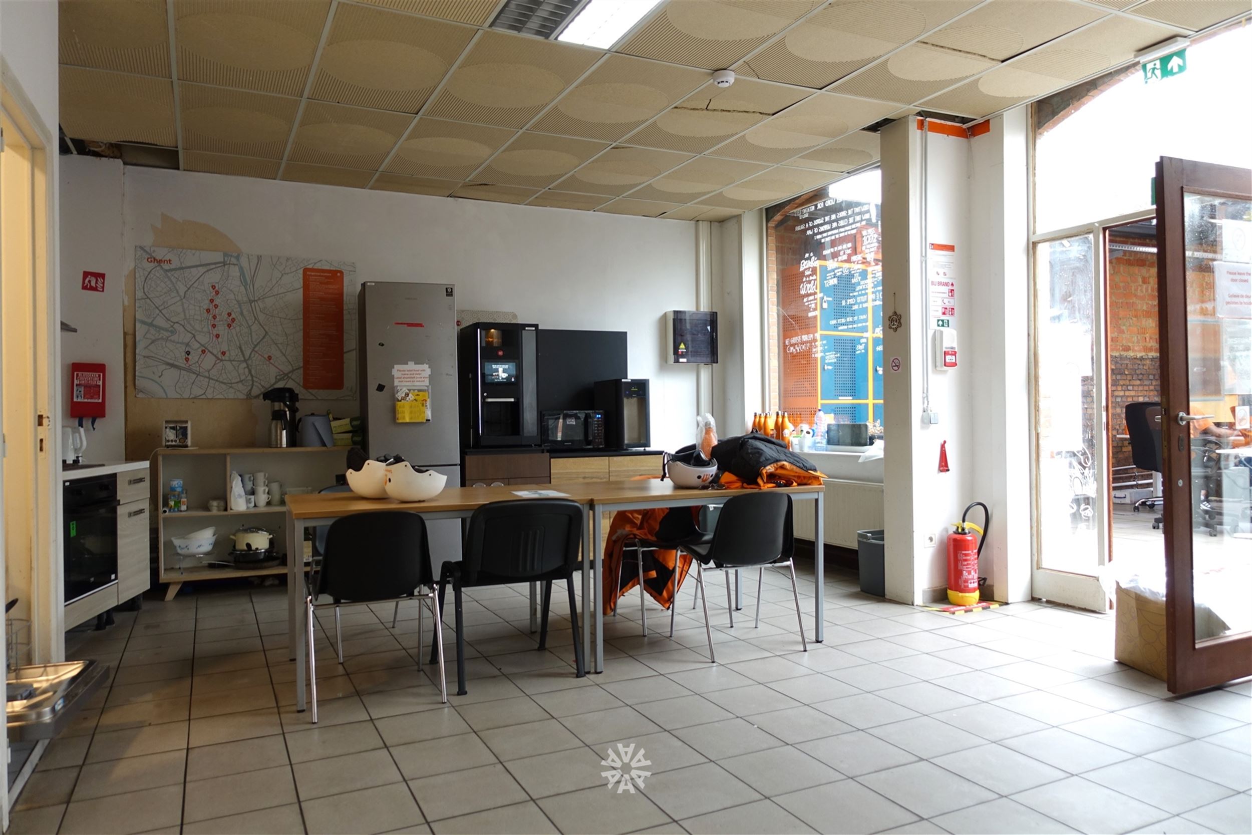 Spacious commercial property for rent near Ghent-Sint-Pieters station - photo 4