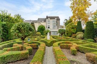 Deze kwaliteitsvolle woning in het hart van Hasselt biedt het perfecte evenwicht tussen stedelijk comfort en ontspannen woonplezier.De royale...