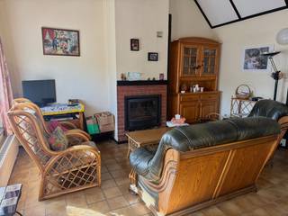Sunparks Oostduinkerke - Nette visserwoning met tuintje rondomrond. Indeling: Leefruimte, open keuken met voldoende opbergruimte; 2 slaapkamers en badkamer met ligbad en toilet. Op de verdieping is een mezzanine met een dubbel bed. Aan de woning is een praktische berging met plaats voor fietsen. De zon georiënteerde tuin geeft voldoende beschutting om optimaal een privé gevoel te hebben. De houthaard werd ingeruild voor een casette. <br /><br />Bel Dries, ook op zon-en feestdagen, 0478/937.935, of kom langs op kantoor 'Immo Maritiem' naast het kerkje in Nieuwpoort-bad.