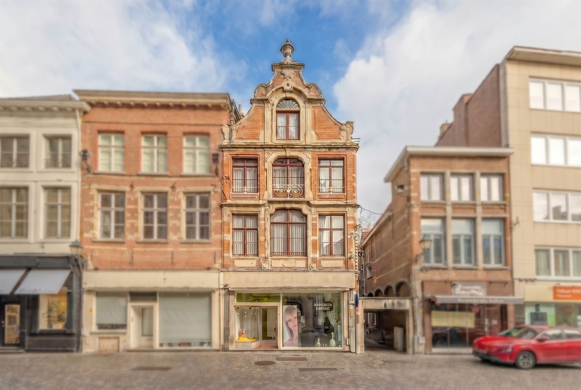 Commercial house in beautiful location in downtown Mechelen