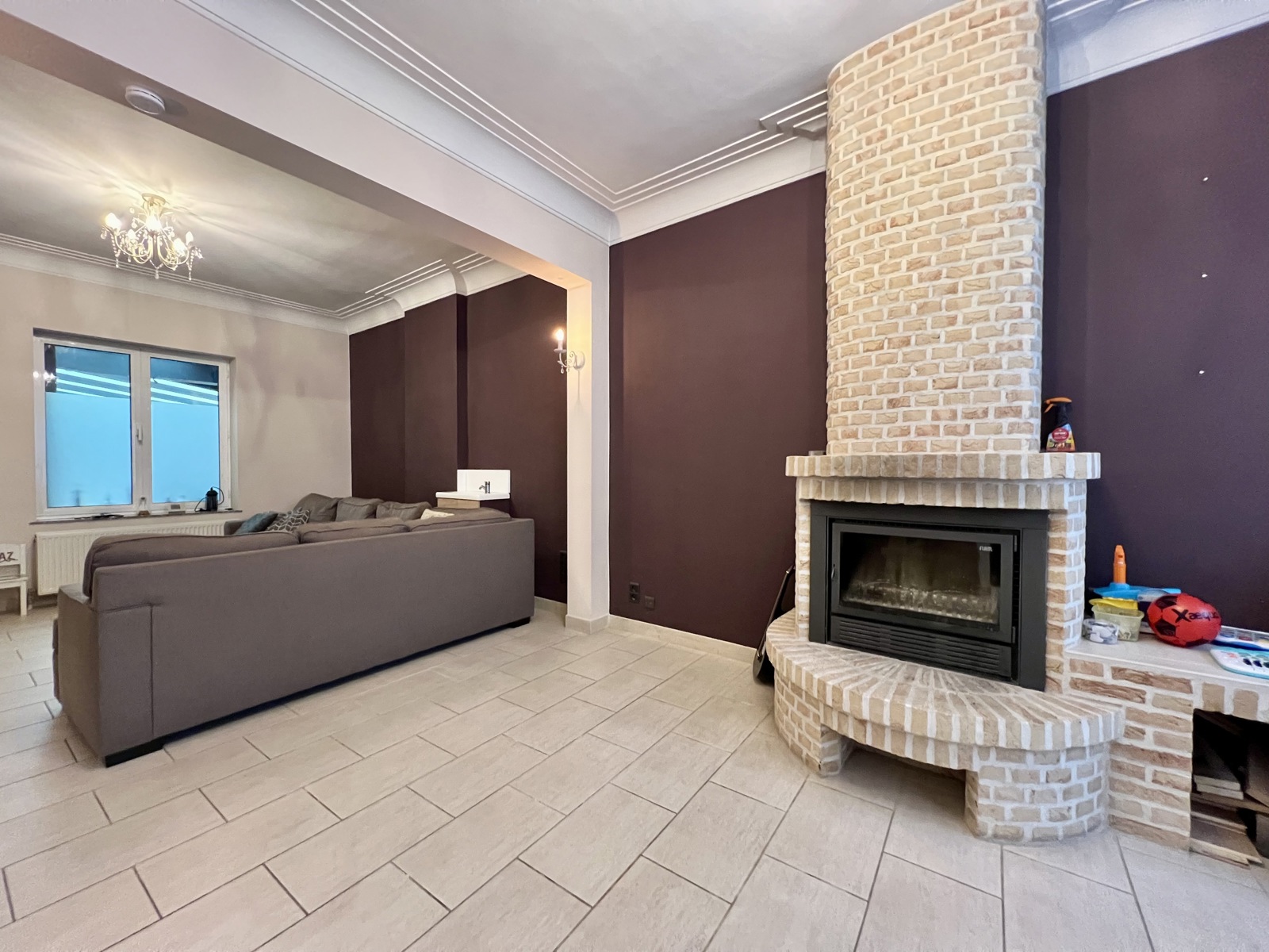 Zéér ruime gerenoveerde woning met 5 grote slaapkamers. - foto 3