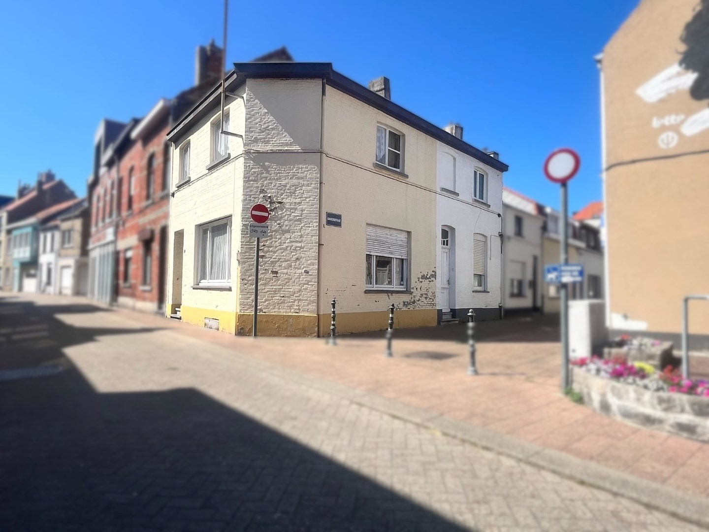Twee te renoveren/slopen woningen in het hart van Heist – ideaal voor project of herontwikkeling - foto 1