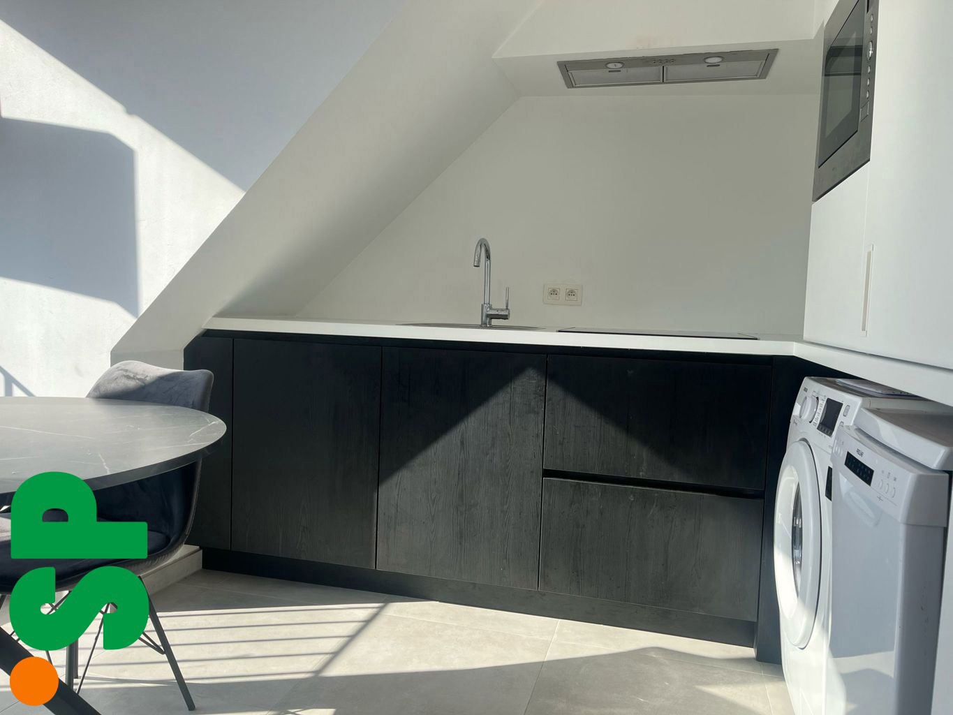 Dakappartement met één slaapkamer, terras en carport - foto 5