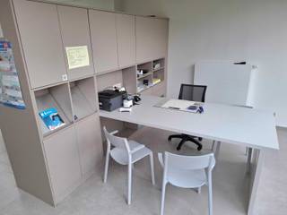 Nieuwe kantoorruimte op interessante ligging met een oppervlakte van 75m² en bestaande uit kantoorruimte(s), apart toilet, berging en badkamer met douche en wastafel.<br /><br />Het beschikt ook over een privé-kelderberging en er is voldoende parkeergelegenheid in de nabijheid van het gebouw.<br /><br />Alle voorzieningen aanwezig, conforme elektriciteit, alarmsysteem, gunstig EPC, verwarming op aardgas en onmiddellijk instapklaar!<br /><br />Contacteer ons kantoor voor meer info of een bezoek ter plaatse via 0471/605.314 of mail info@immo-b.be!